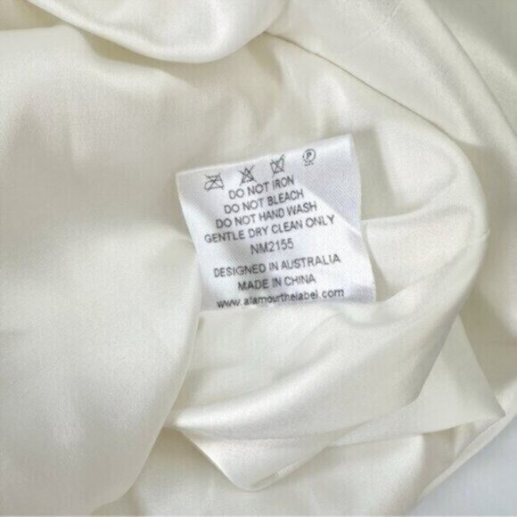 NWT Alamour The Label Suzette Off Shoulder Applique Floral Bride Dress Size M - Picture 14 of 14